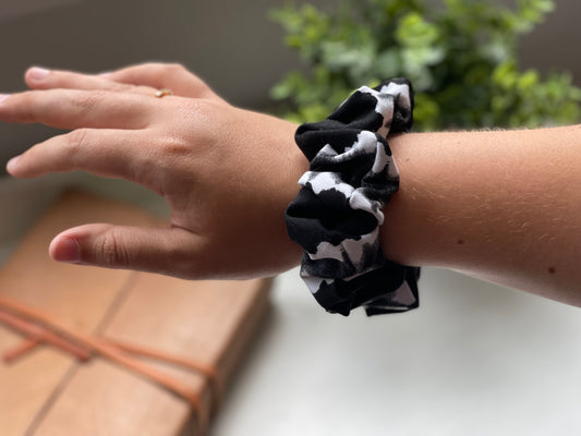 Black and White Large Scrunchie